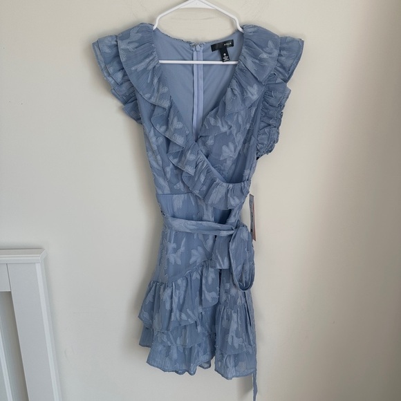 NWT Aqua Blue Metallic Short Sleeve V-Neck Faux Wrap Ruffle Mini Dress Size XS - Picture 1 of 4